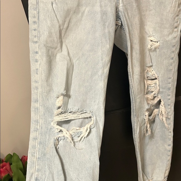 A&F Distressed Light Blue Ankle Straight - Picture 4 of 5